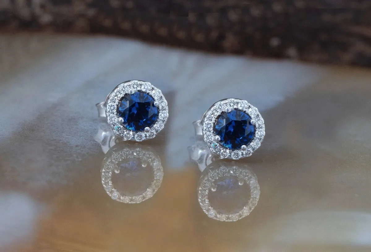 0.80 carat sapphire and diamond earrings gold