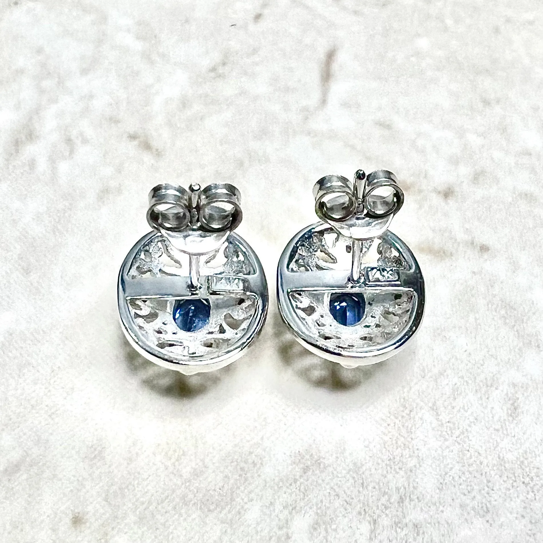14 Karat White Gold Oval Natural Sapphire Filigree Stud Earrings