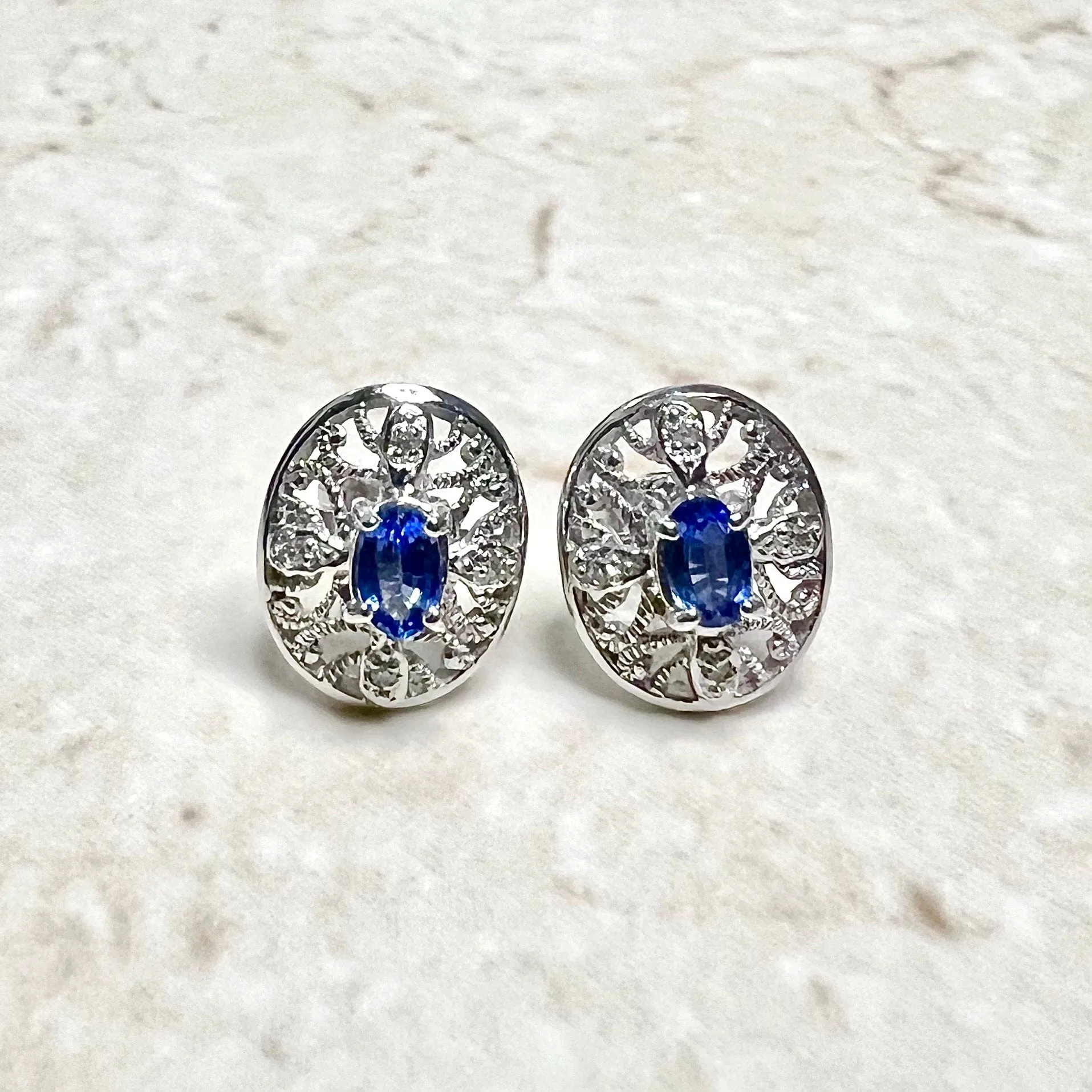 14 Karat White Gold Oval Natural Sapphire Filigree Stud Earrings