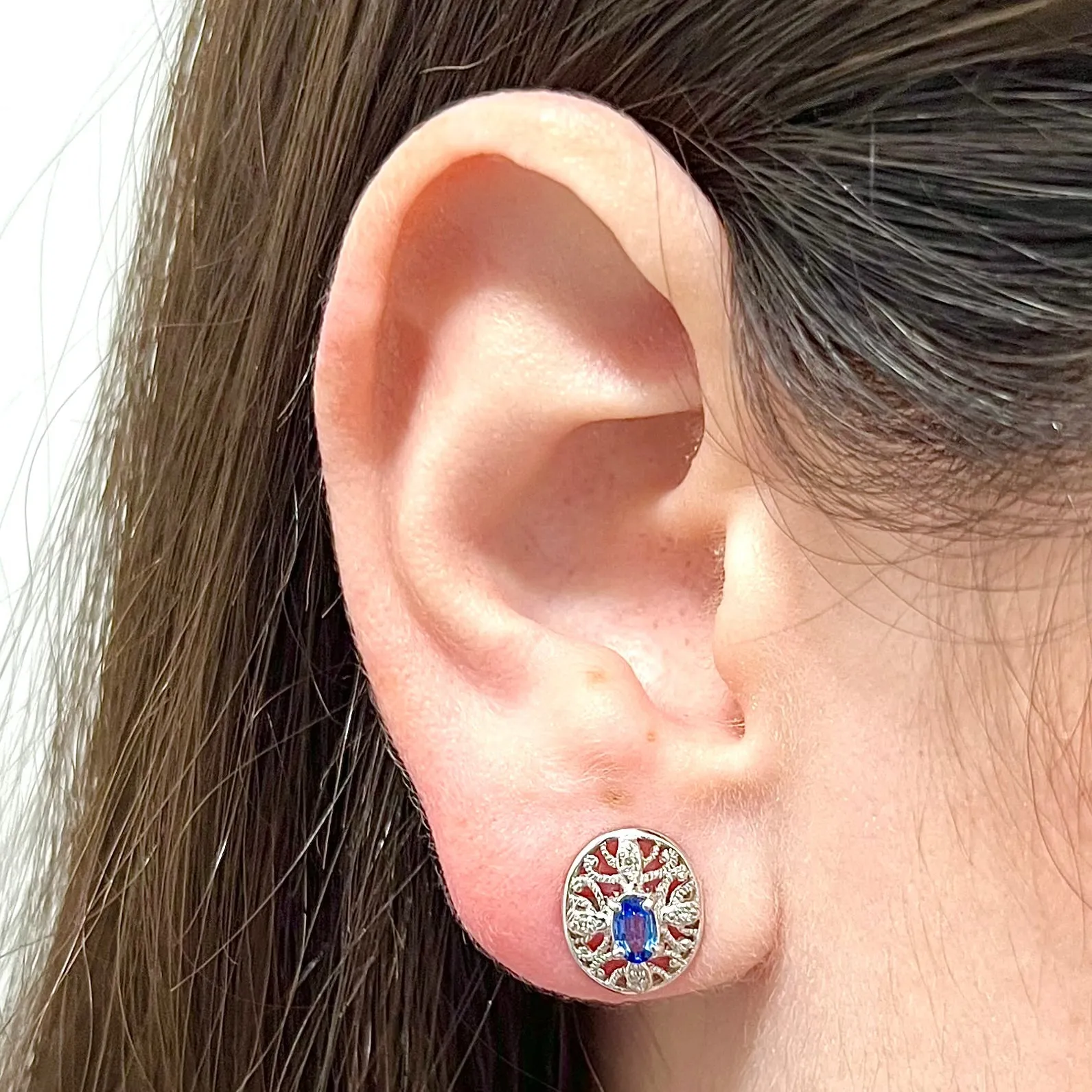 14 Karat White Gold Oval Natural Sapphire Filigree Stud Earrings