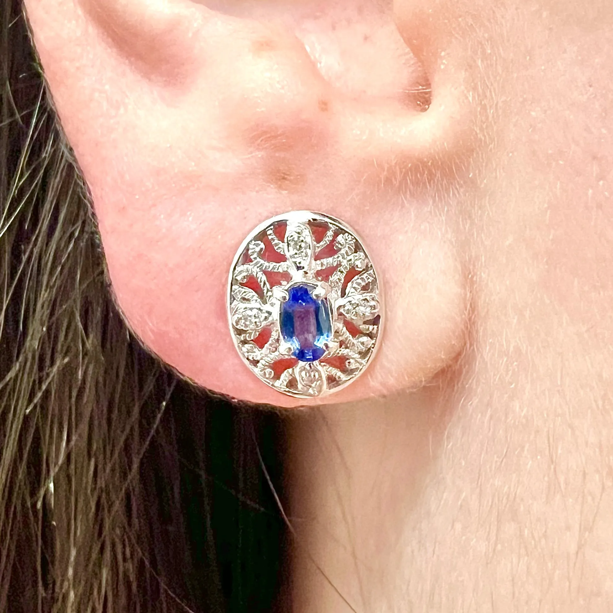14 Karat White Gold Oval Natural Sapphire Filigree Stud Earrings