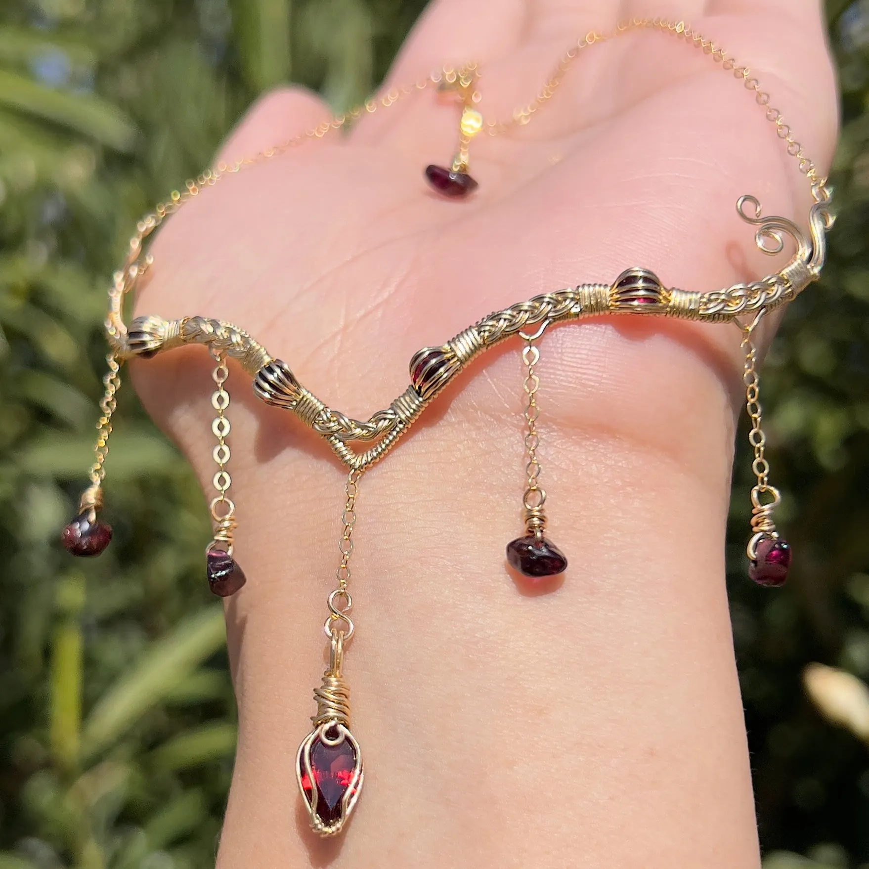 Astraea in Garnet 14KGF ✵