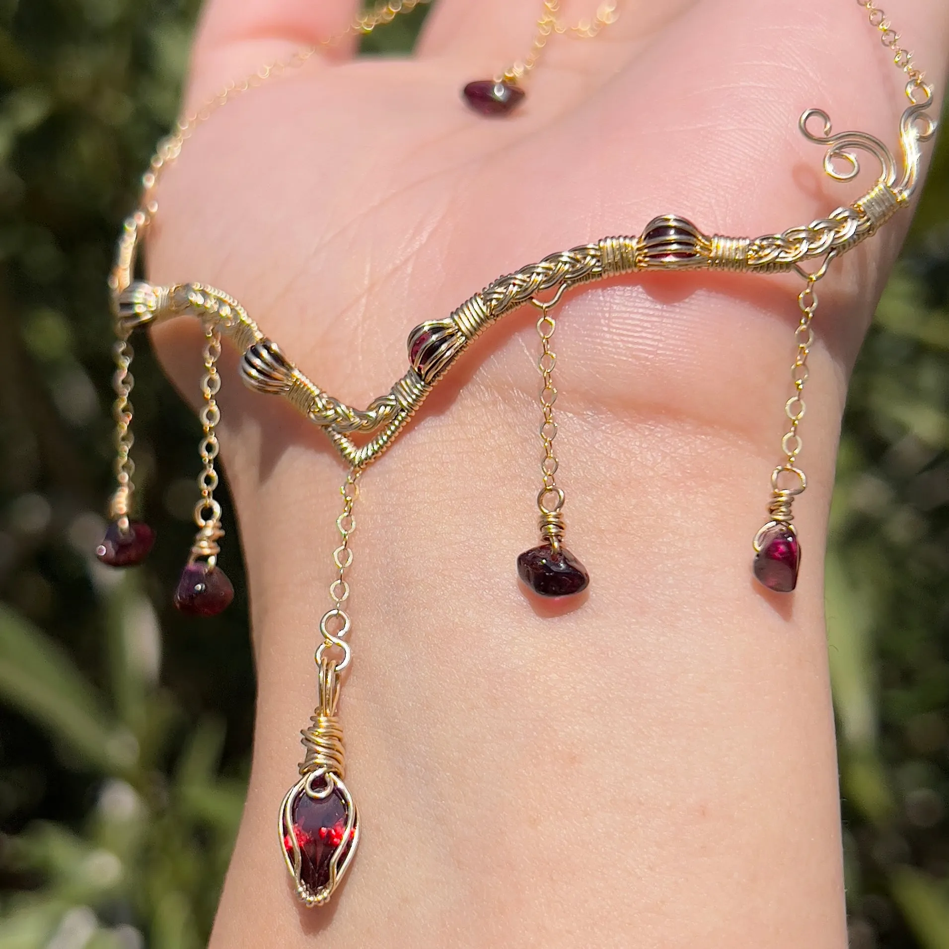 Astraea in Garnet 14KGF ✵
