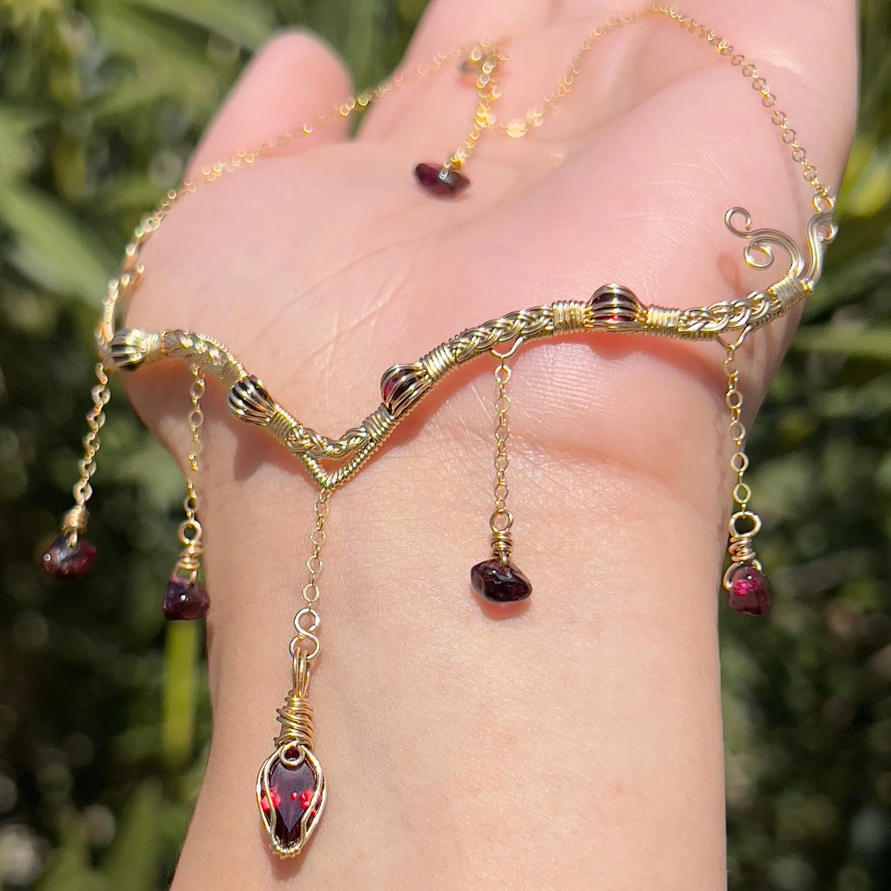 Astraea in Garnet 14KGF ✵
