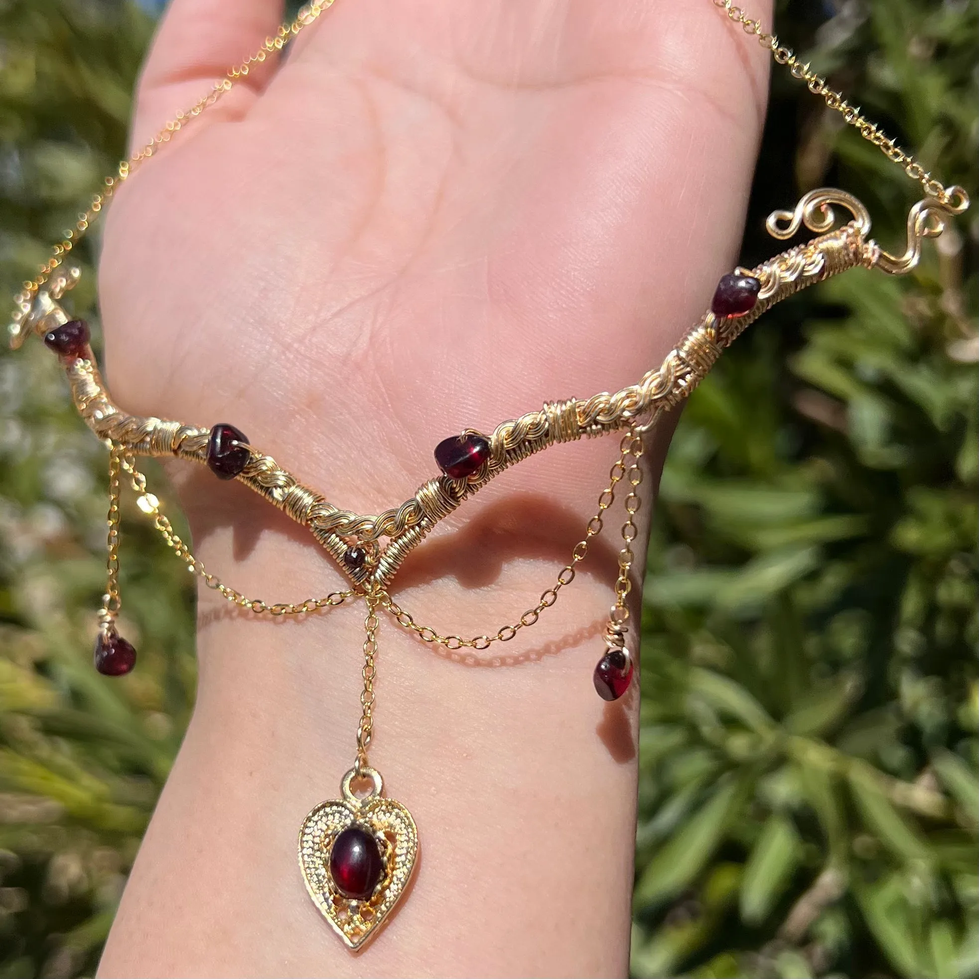 Astraea in Garnet ✵