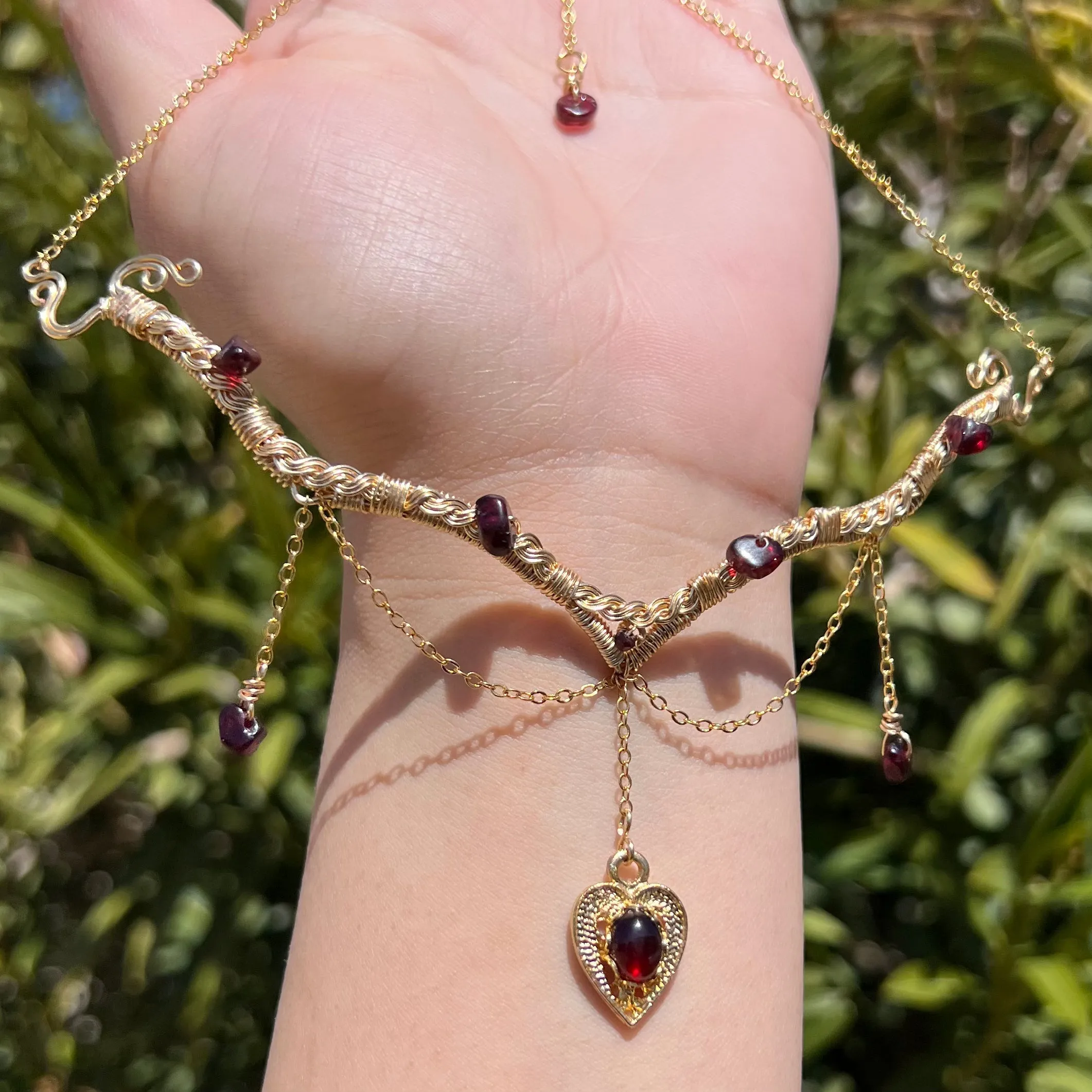 Astraea in Garnet ✵
