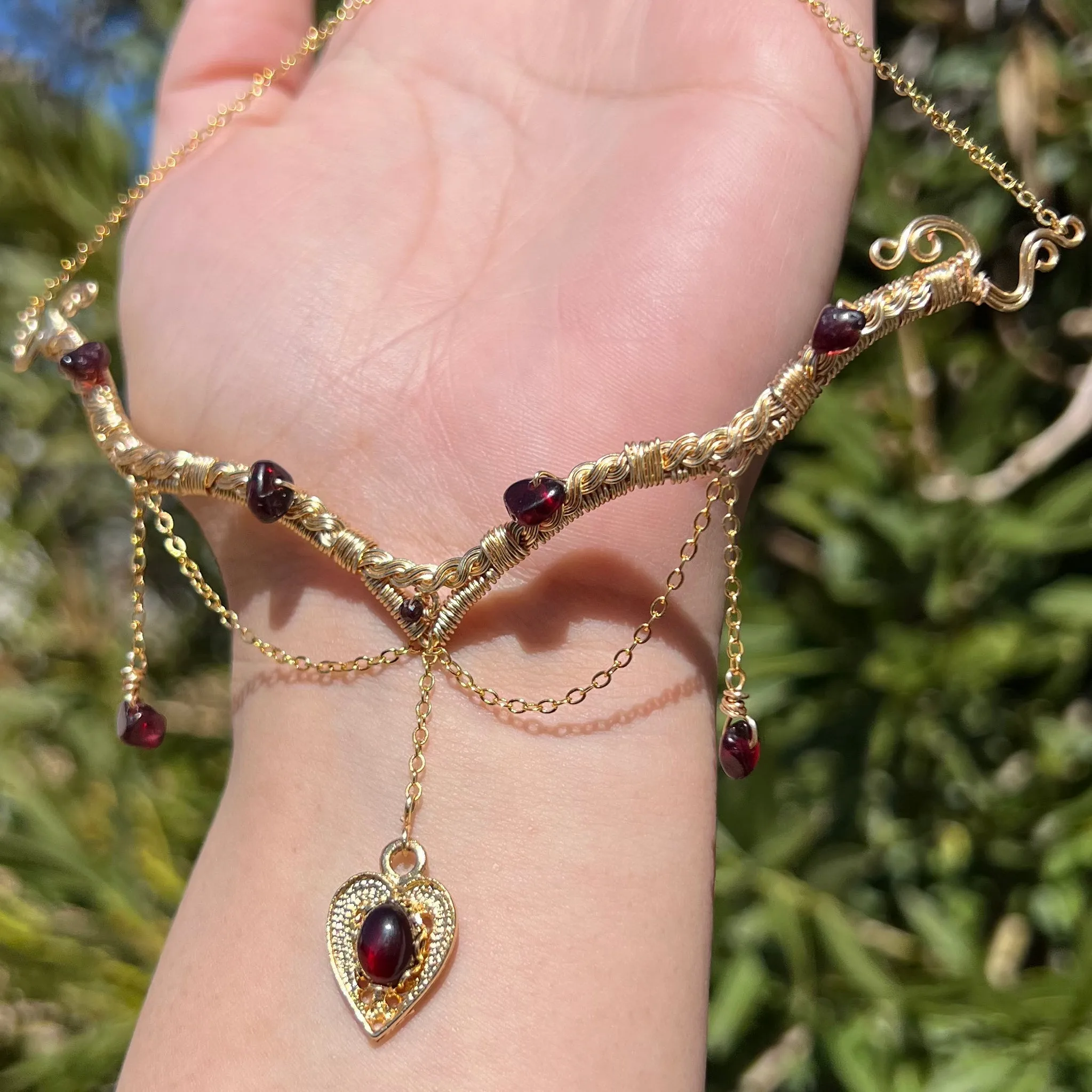 Astraea in Garnet ✵