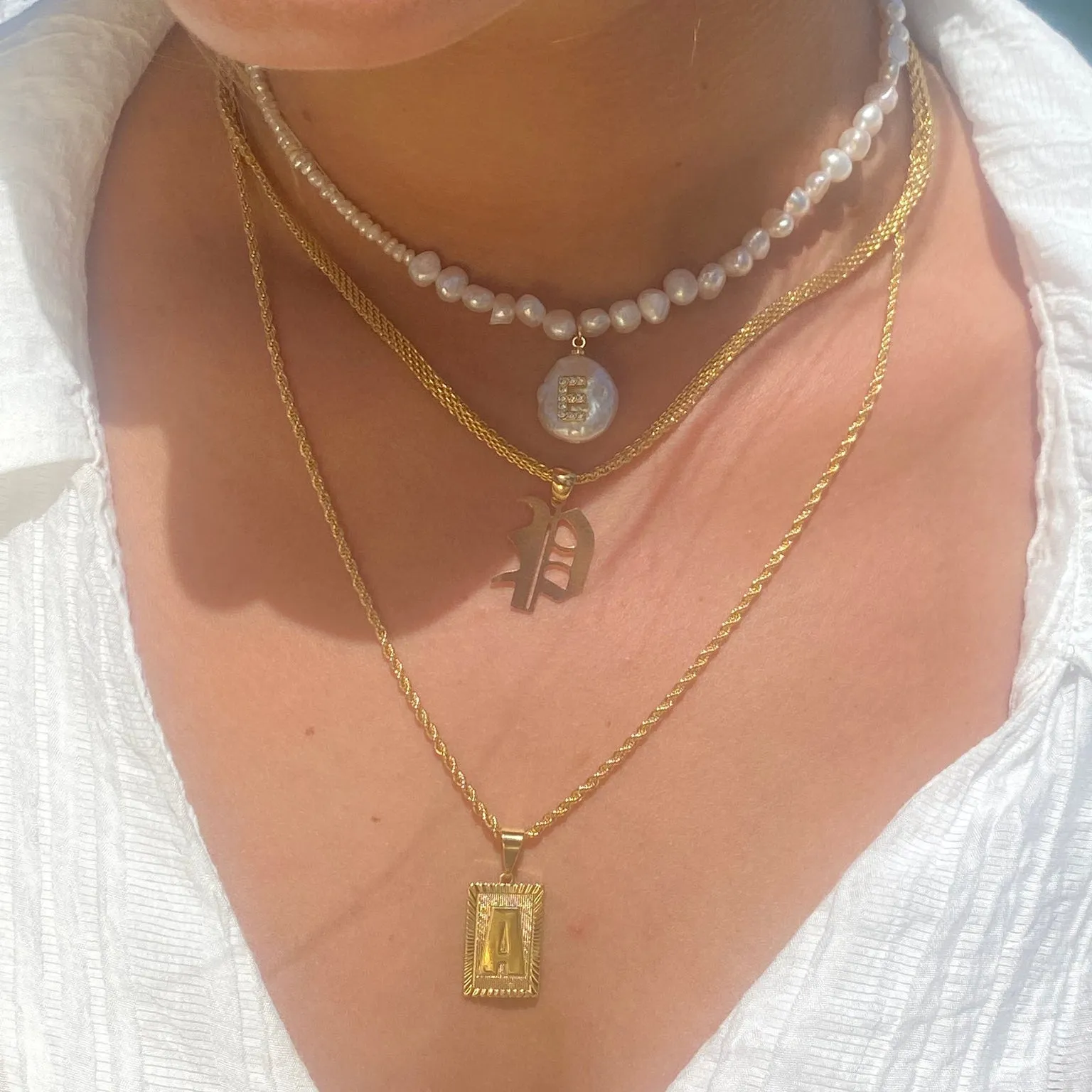 Asymmetrical Pearl Choker X Initial