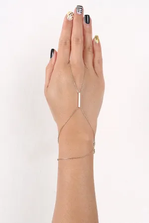 Bar Accent Curb Link Hand Chain