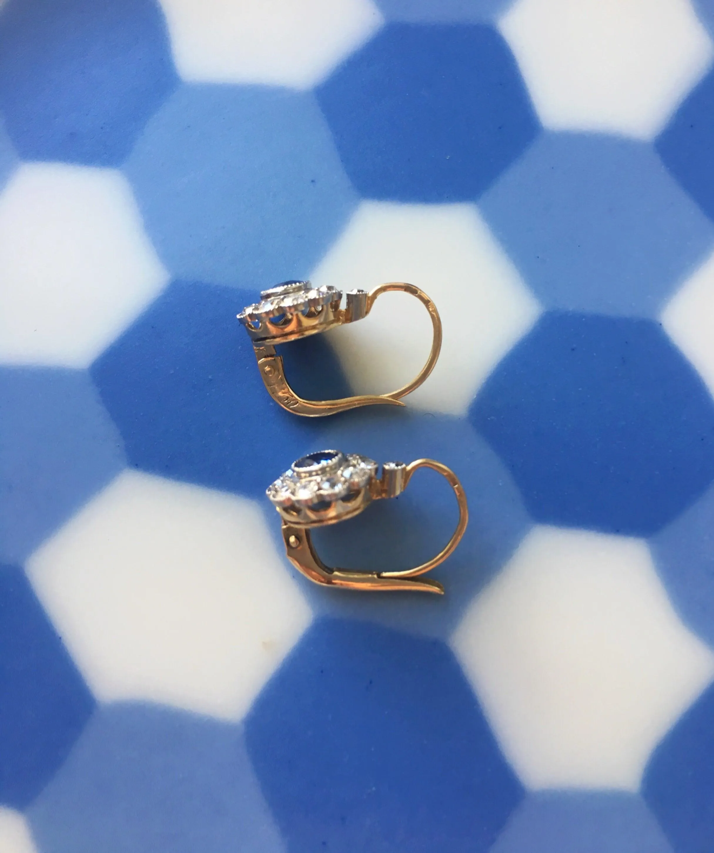 Beautiful French Edwardian 18K gold Sapphire Diamond halo daisy flower sleeper earrings