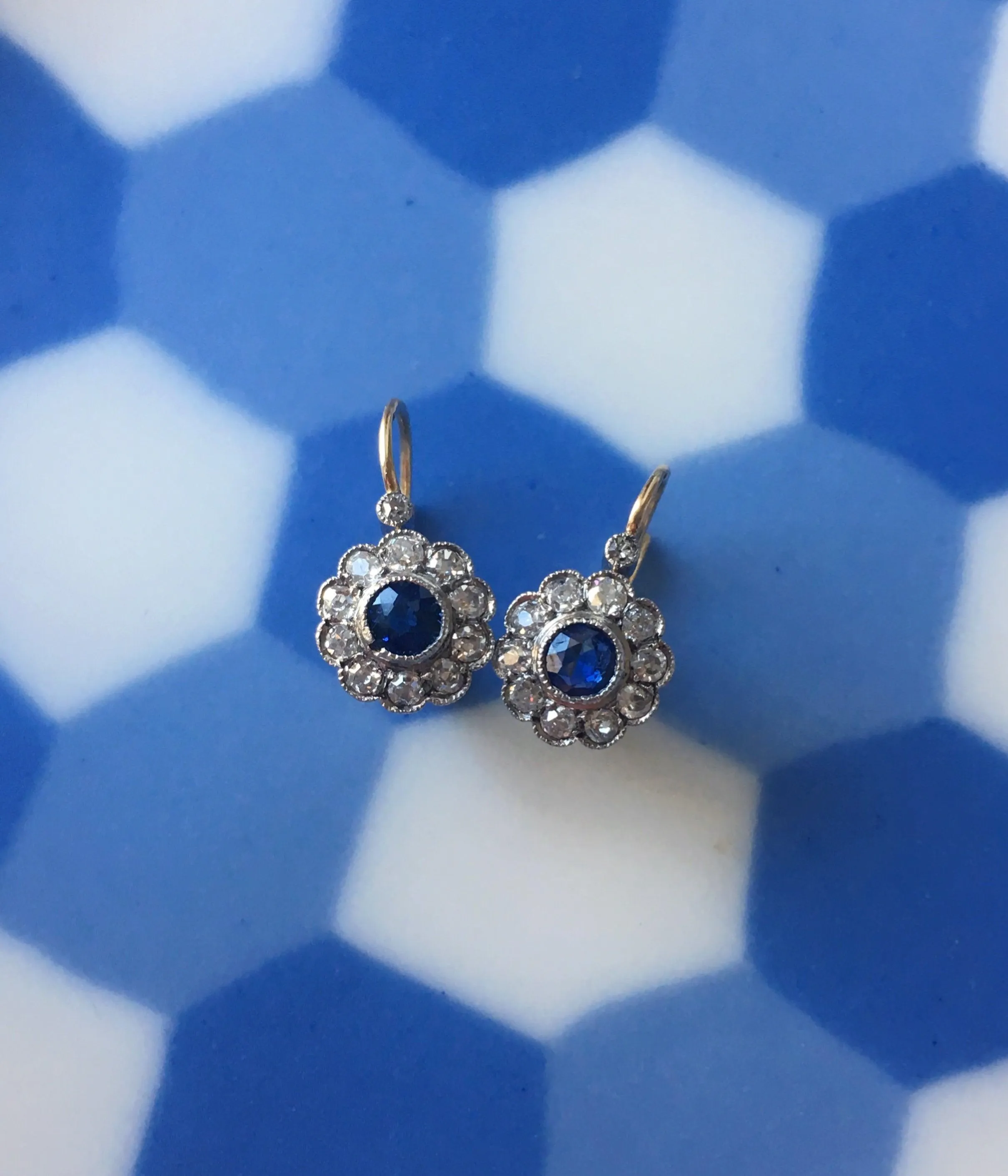 Beautiful French Edwardian 18K gold Sapphire Diamond halo daisy flower sleeper earrings