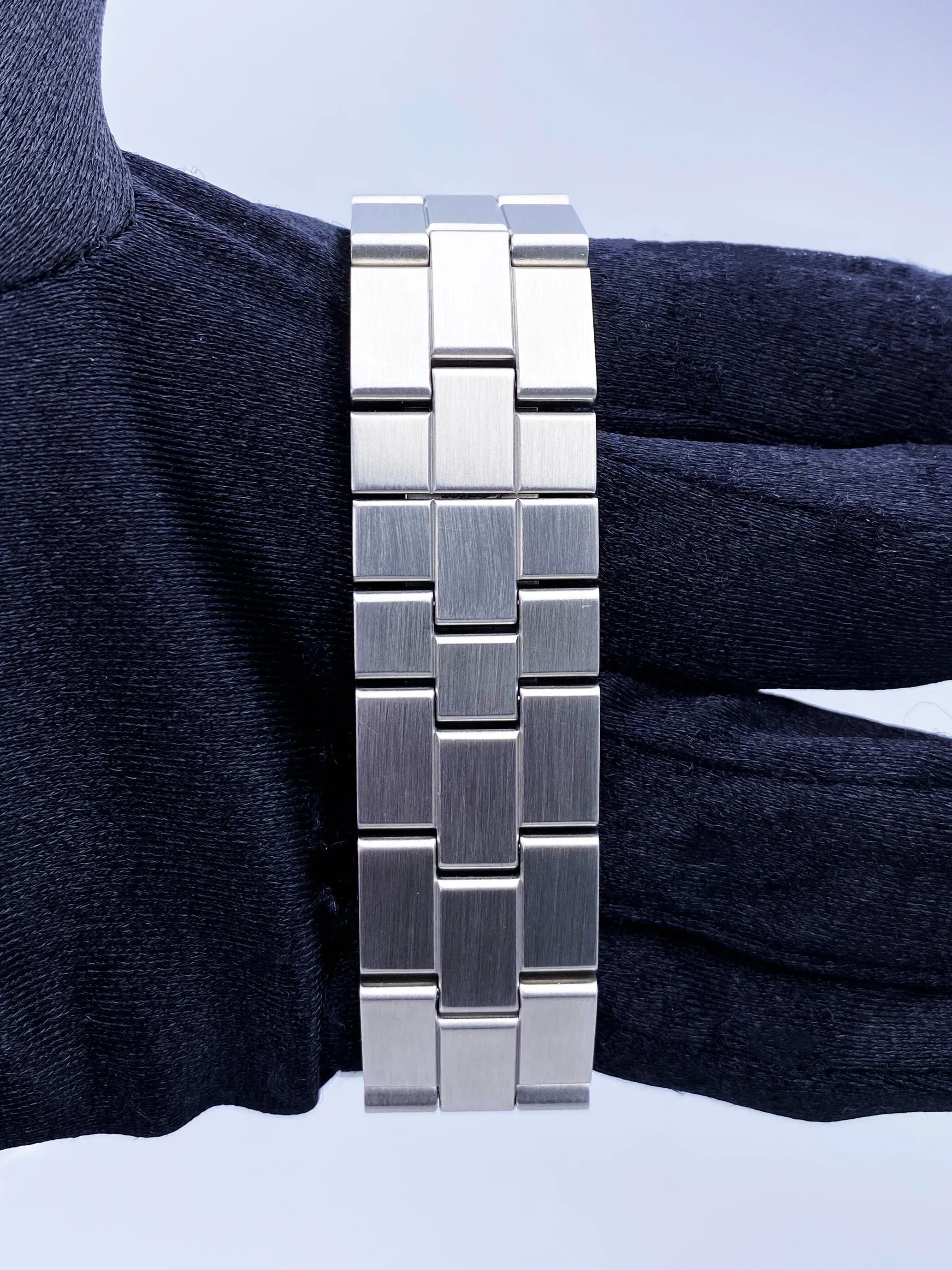 Cartier Roadster XL W6206019 Sliver Dial Mens Watch Box Papers