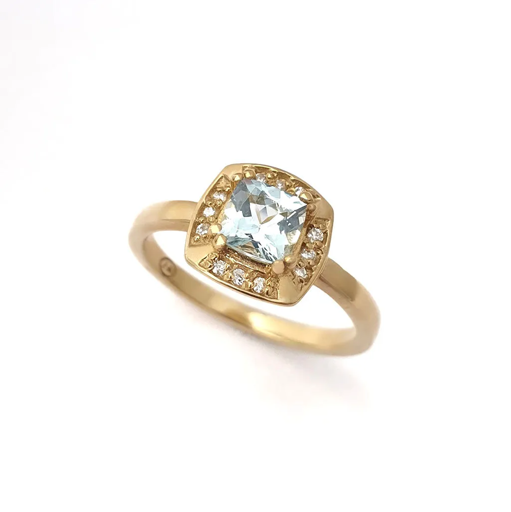 Cushion Cut Aquamarine, Diamond and Gold Ring