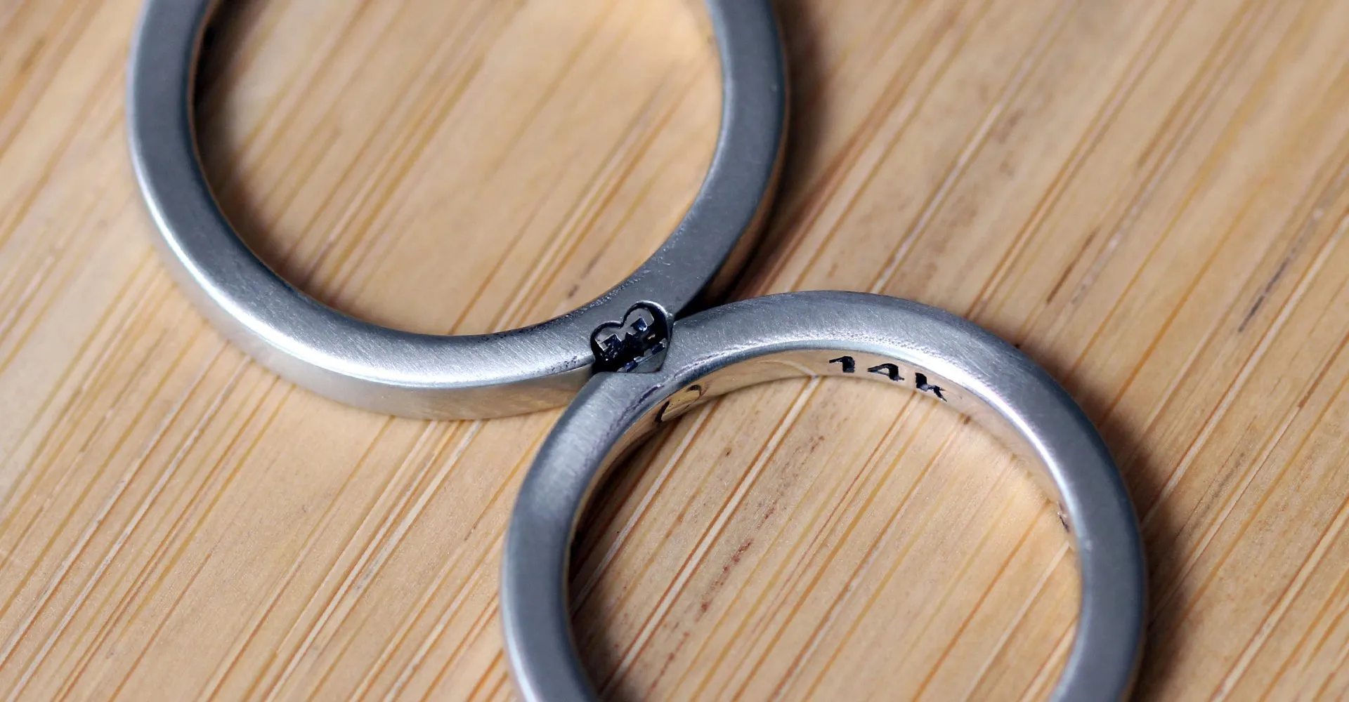 Diamonds heart engagement ring set