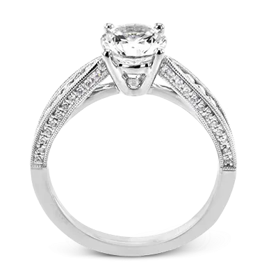 Engagement Ring in 18k Gold with Diamonds