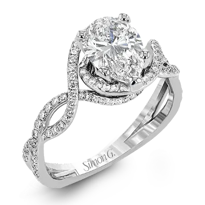 Engagement Ring in 18k Gold with Diamonds