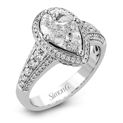 Engagement Ring in 18k Gold with Diamonds