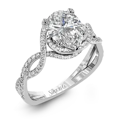 Engagement Ring in 18k Gold with Diamonds