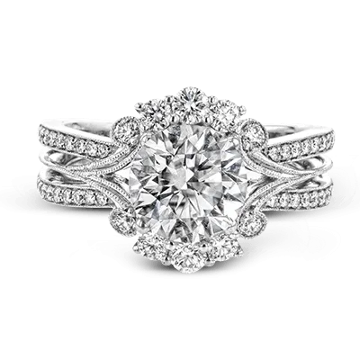 Engagement Ring in 18k Gold with Diamonds