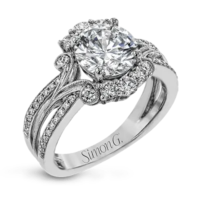 Engagement Ring in 18k Gold with Diamonds