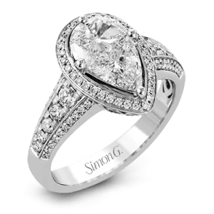 Engagement Ring in 18k Gold with Diamonds