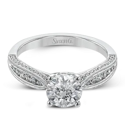 Engagement Ring in 18k Gold with Diamonds