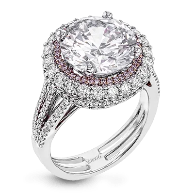 Engagement Ring in 18k Gold with Diamonds