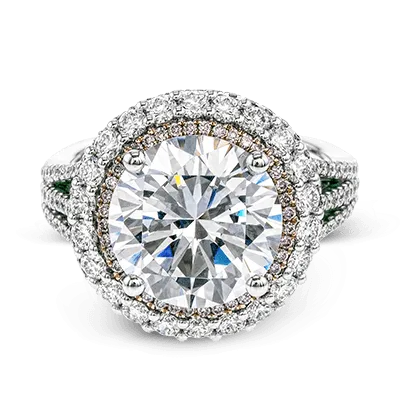 Engagement Ring in 18k Gold with Diamonds