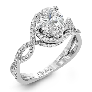 Engagement Ring in 18k Gold with Diamonds