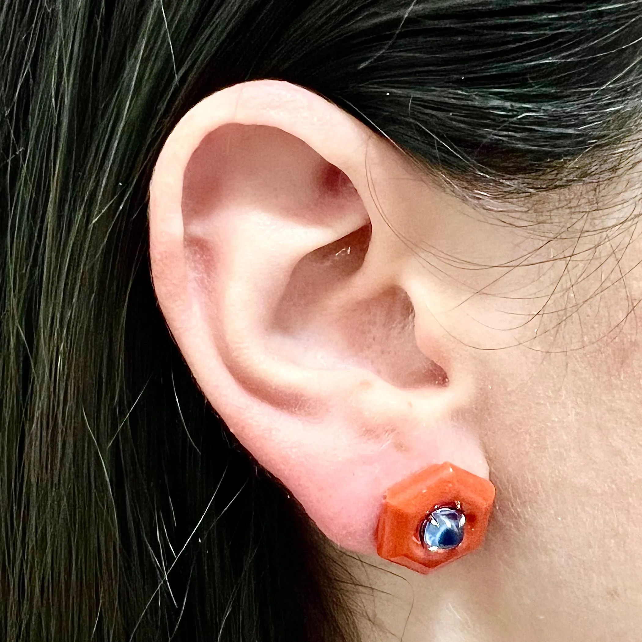 Fine 18 Karat Yellow Gold Untreated Blue Sapphire & Oxblood Coral Stud Earrings By Carvin French