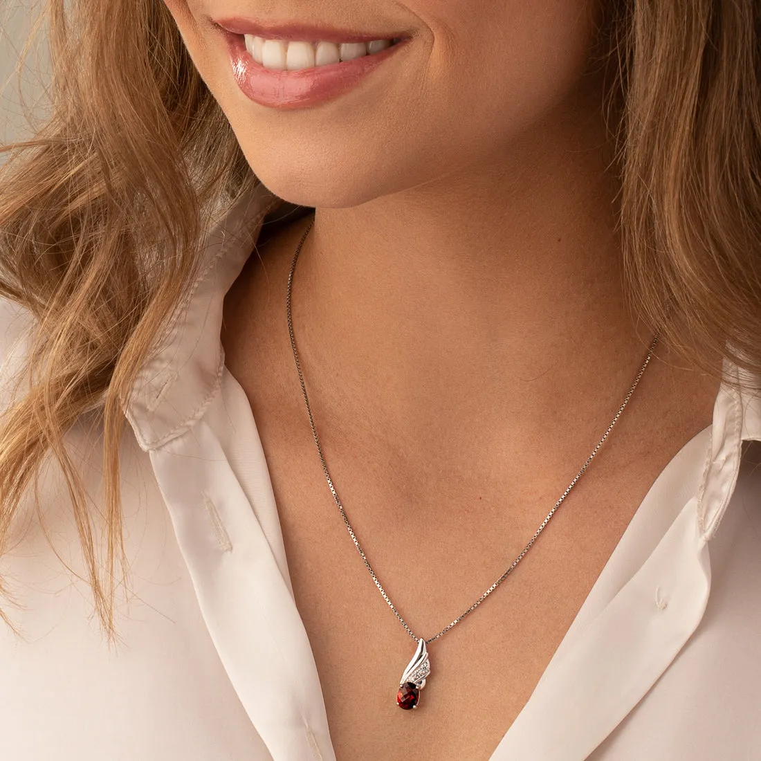 Garnet Pendant Necklace Sterling Silver Oval Shape 1.5 Carats