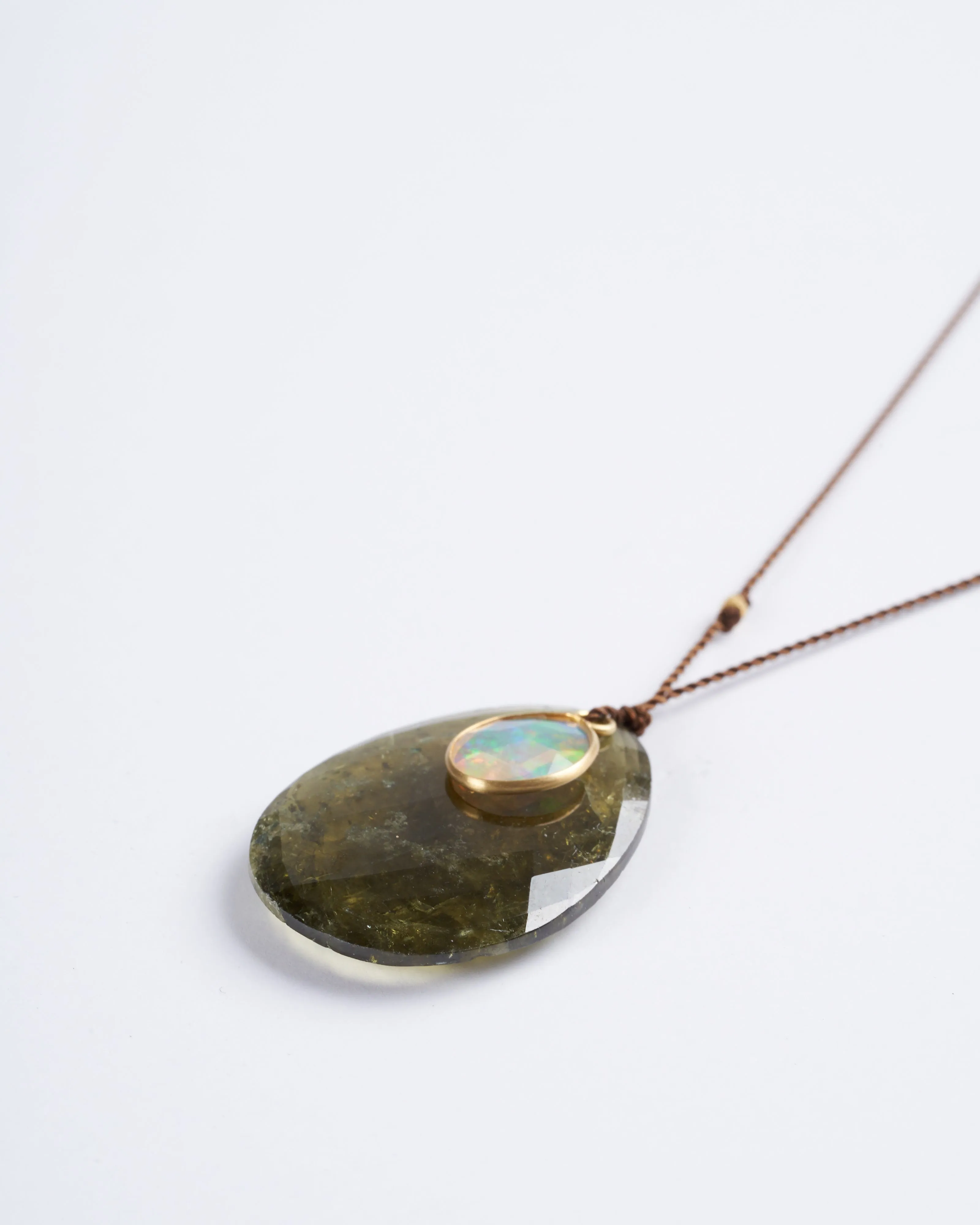 grossular garnet and opal 18k yg - green