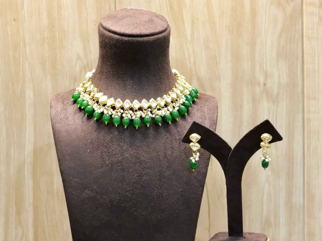 Hoor Kundan Necklace Set