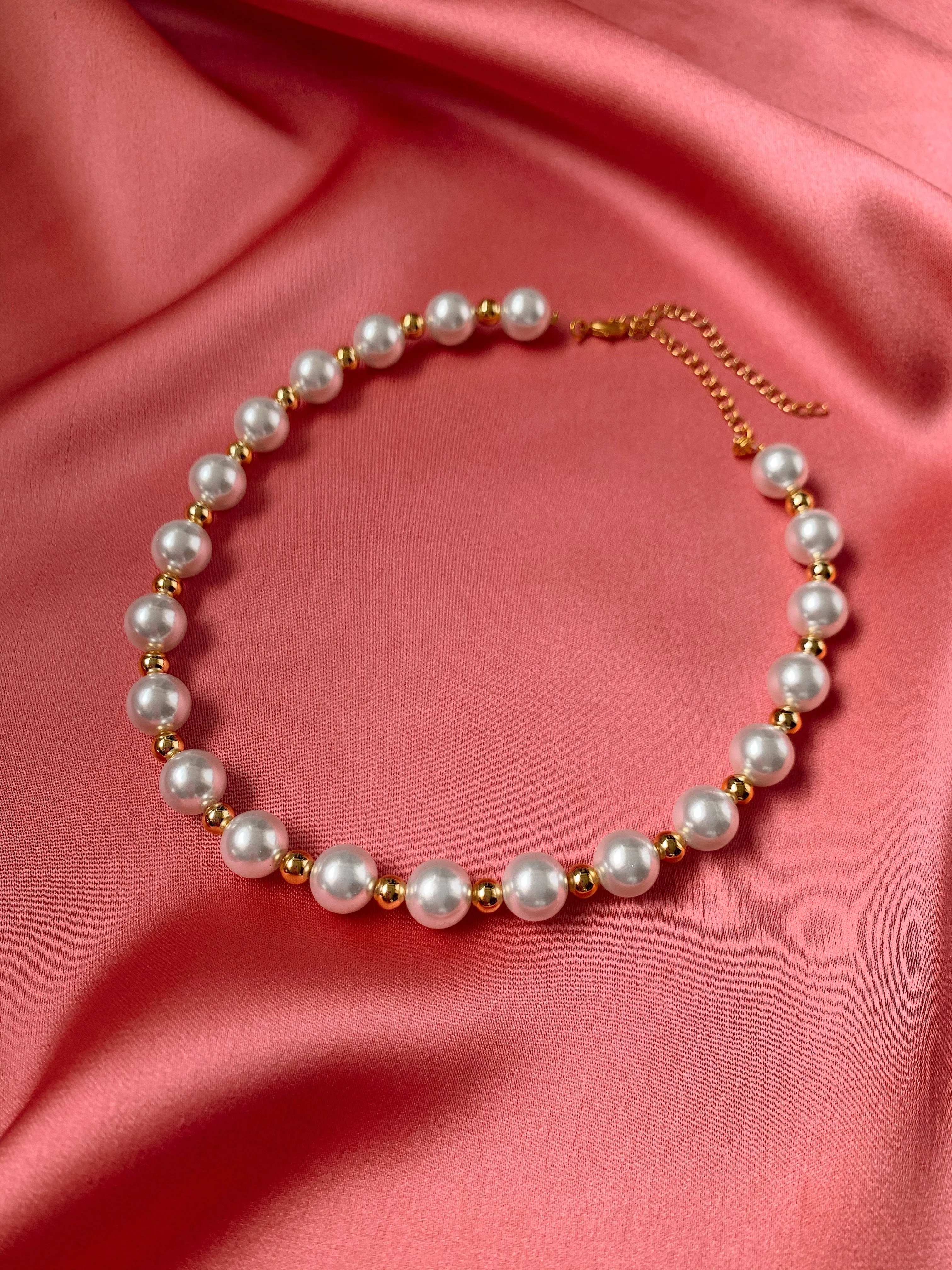 Lola Choker