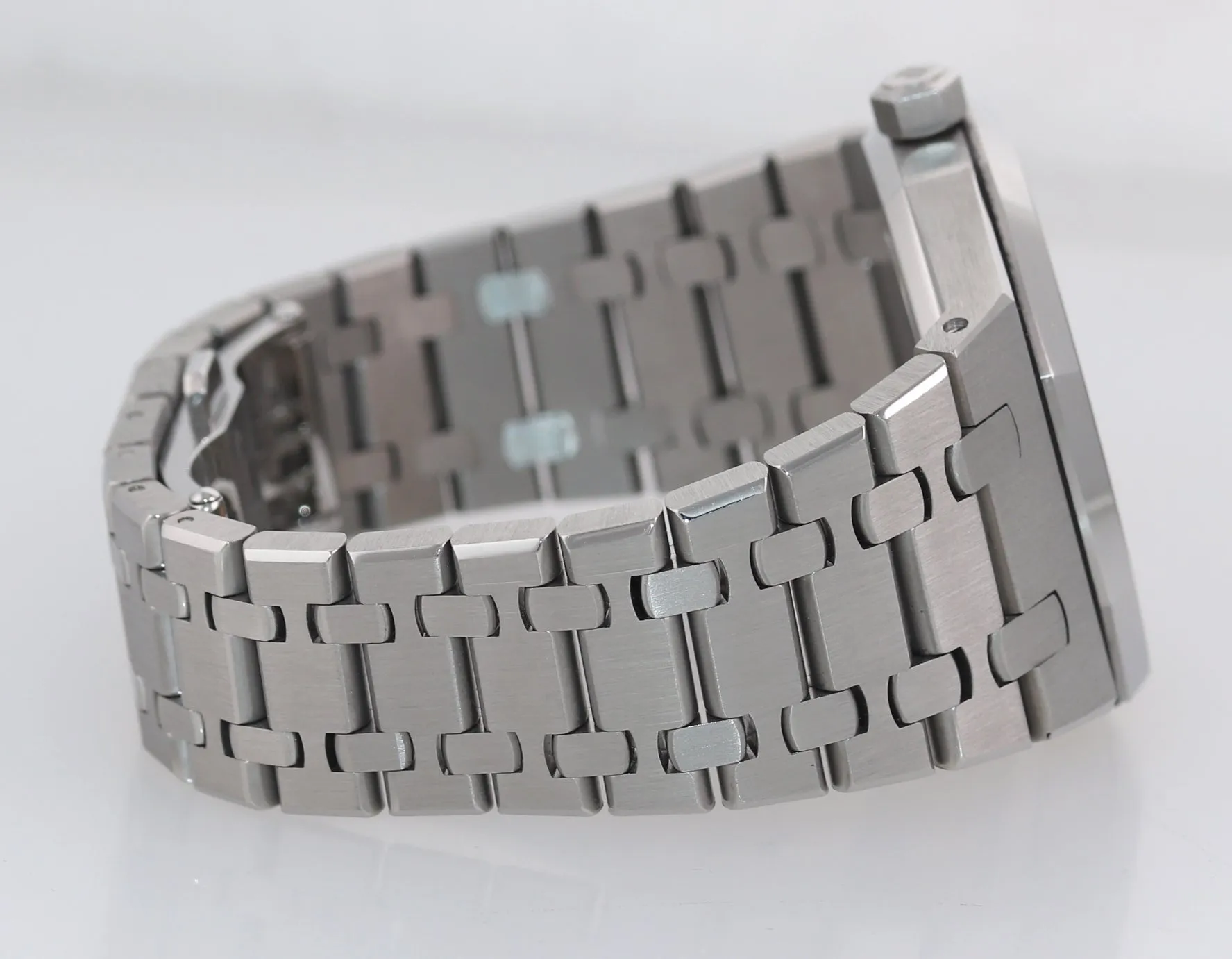 MINT Audemars Piguet Royal Oak Black Stick Dial 39mm Steel 15300 Date Watch Box