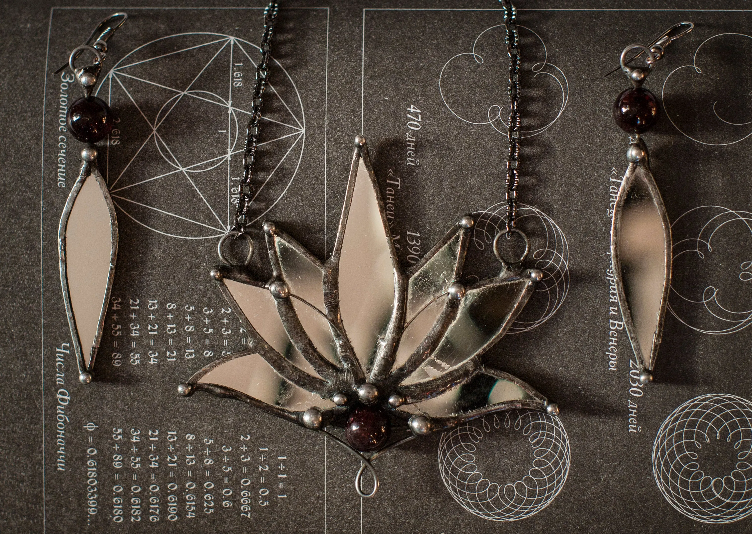 Mirror Lotus with Garnet Stone