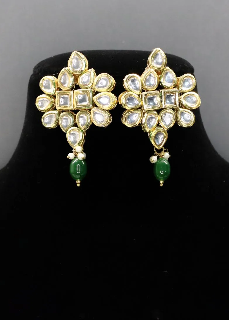 Naayaab Kundan Necklace Set