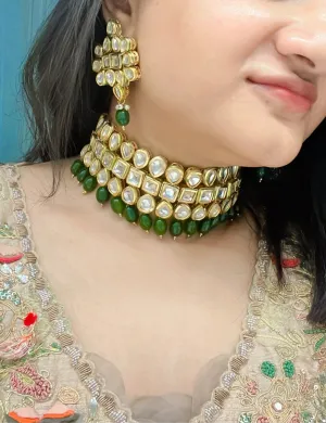 Naayaab Kundan Necklace Set