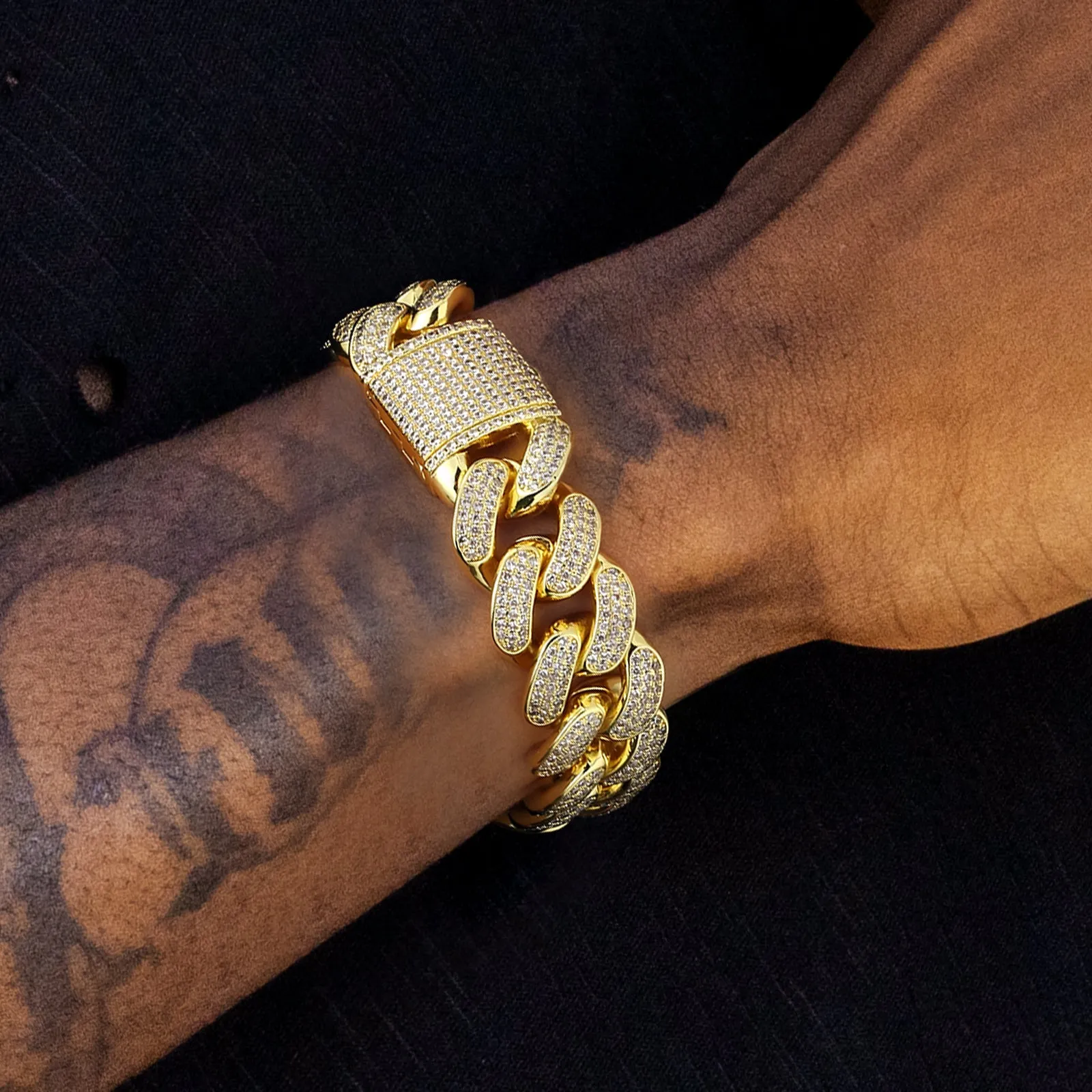 【NEW】18mm Iced Out Diamond Cuban  Bracelet