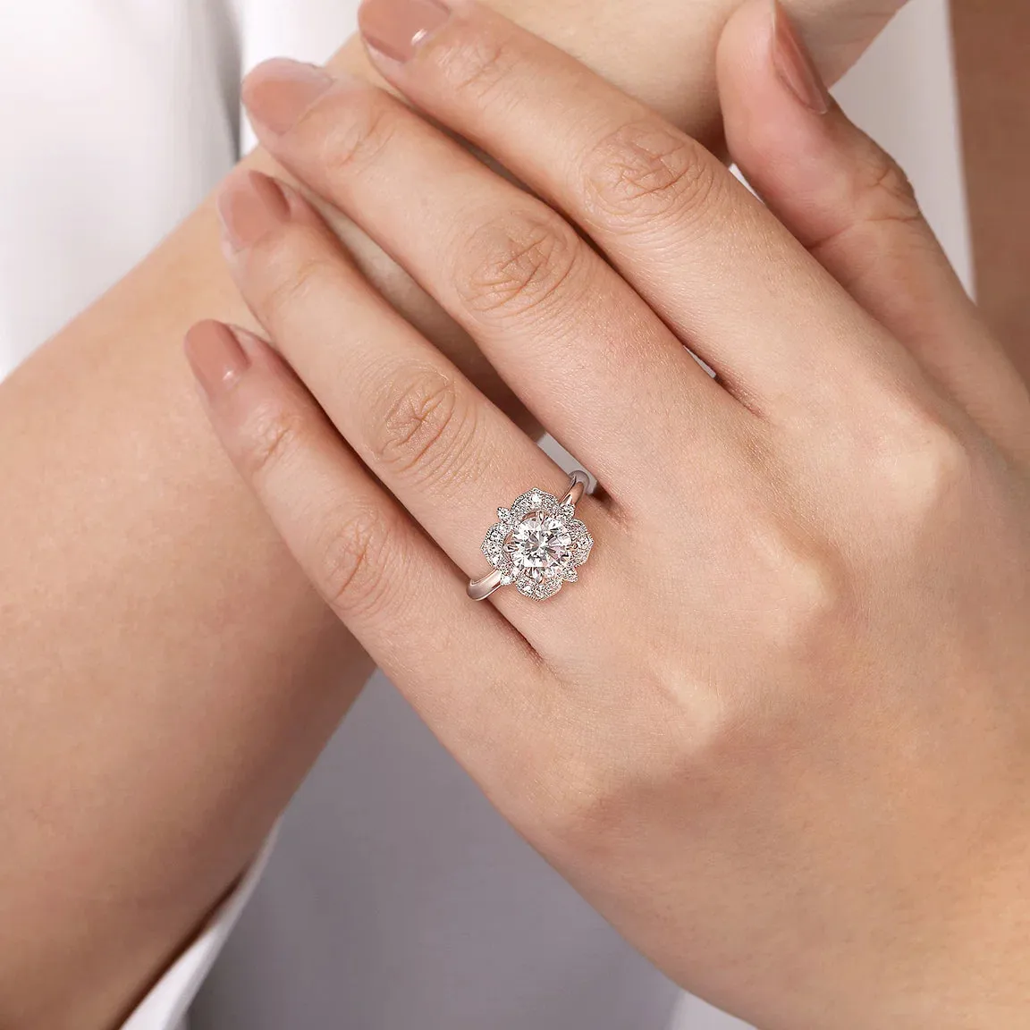 Old-World Round Double Halo Diamond Engagement Mounting