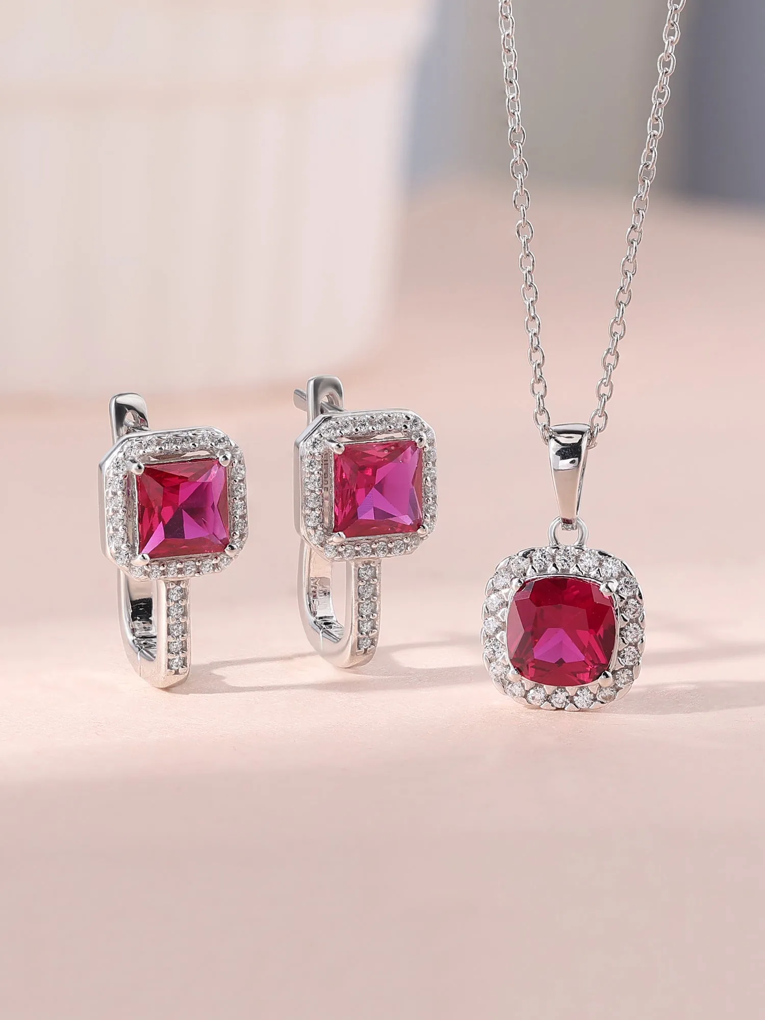 Ruby Cushion Set For Women