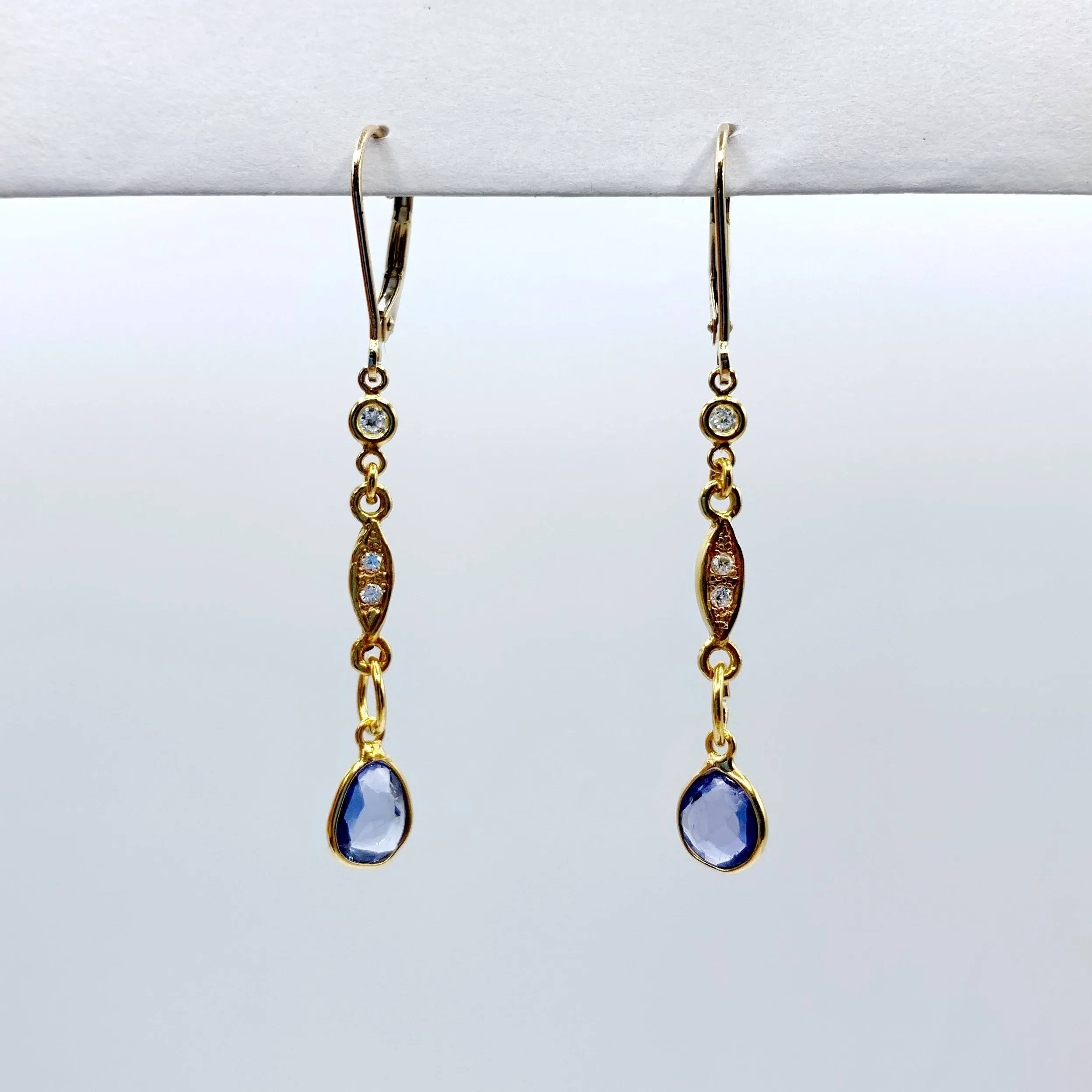 Sapphires Cascading from a Diamond Rope