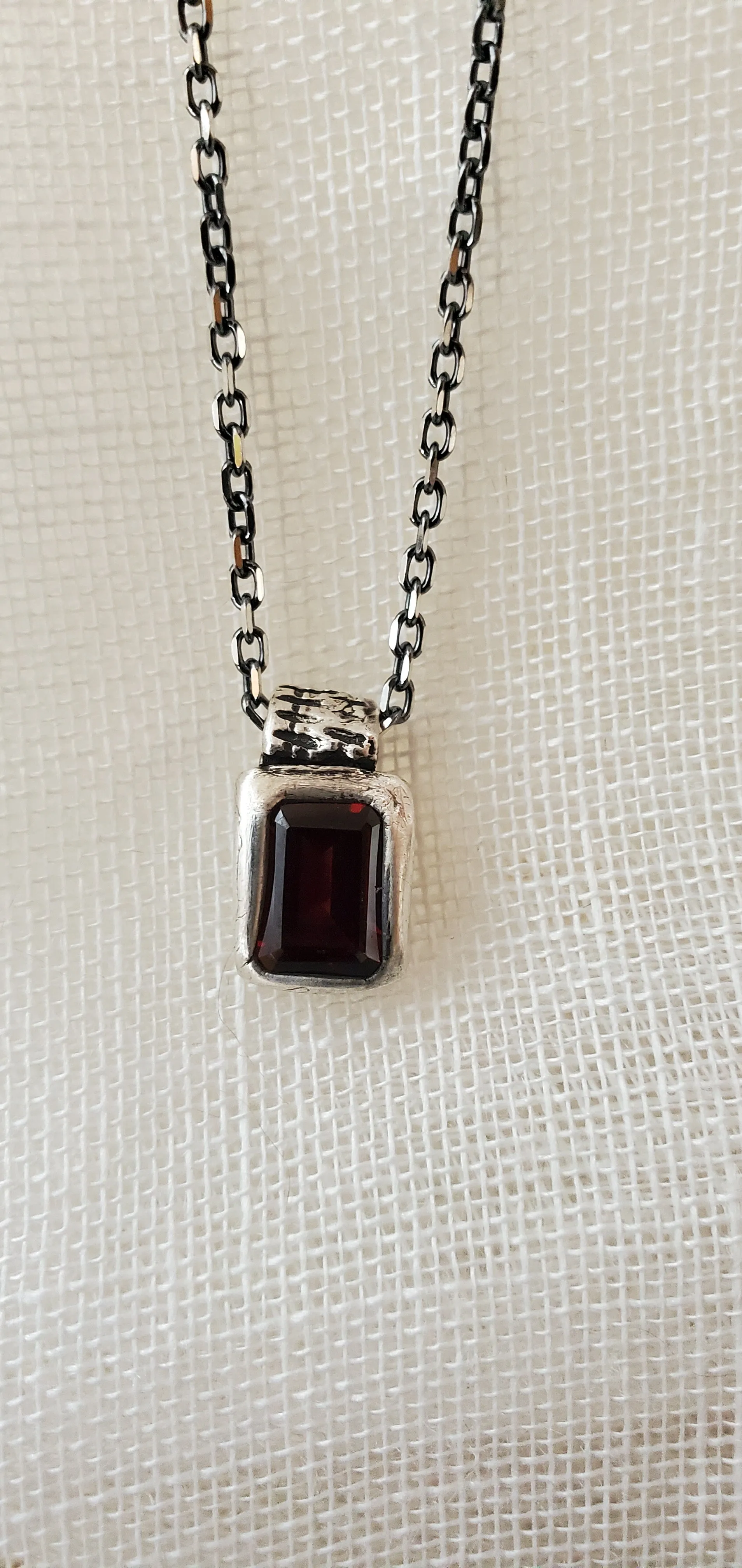 Simon & LuLu Fine Silver & Garnet Nk
