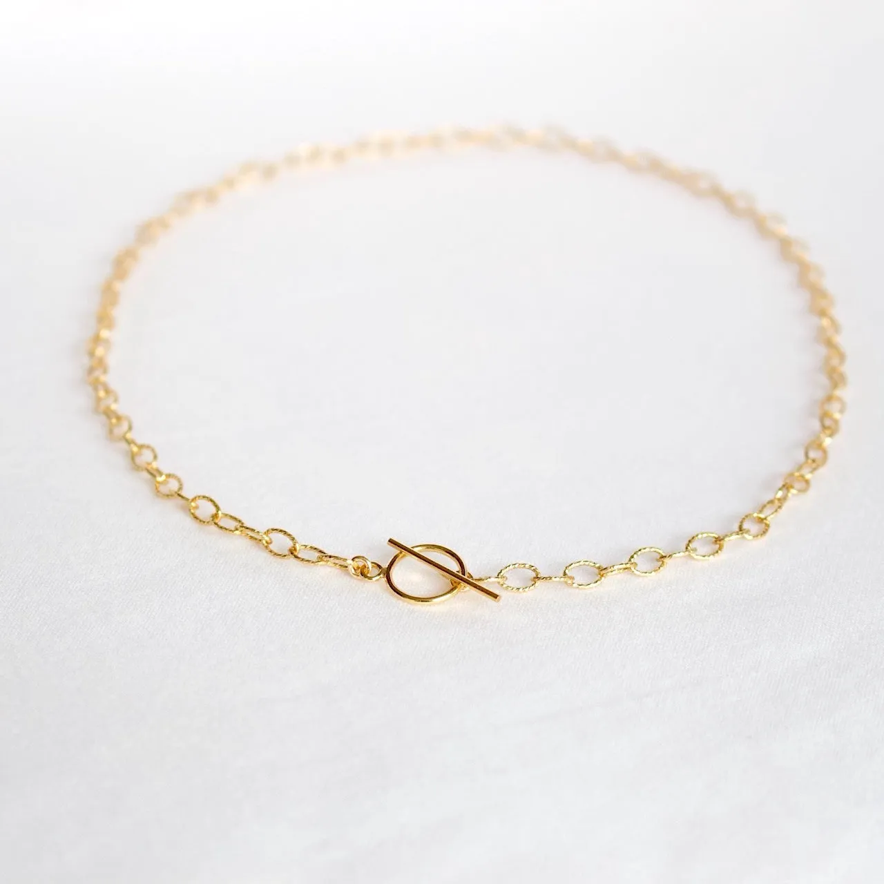 Sparkly Chain Toggle Choker