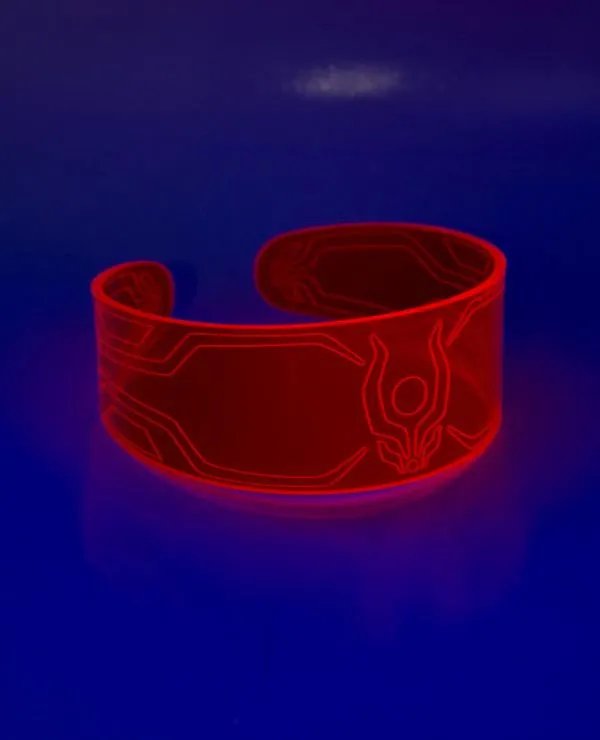 T PERSPEX NECK PIECE