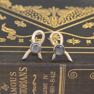 Vintage Black Star Sapphire & Gold Bow Earrings c. 1970s