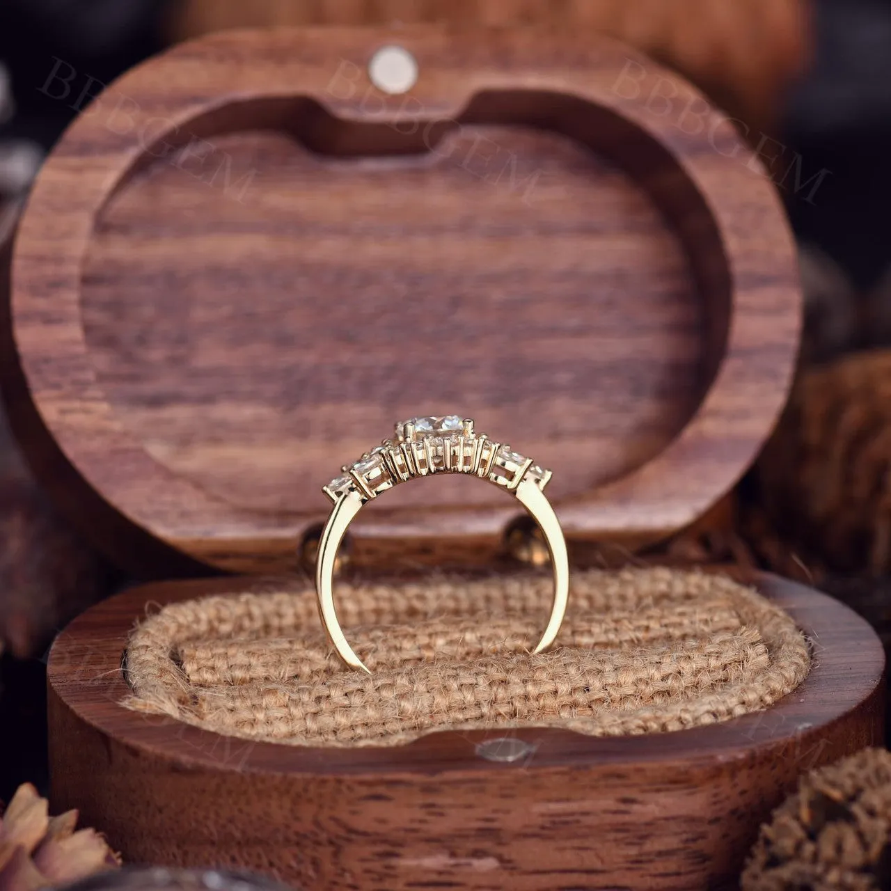 Vintage Round Cut Moissanite Engagement Ring 1.0CT in Solid Rose Gold