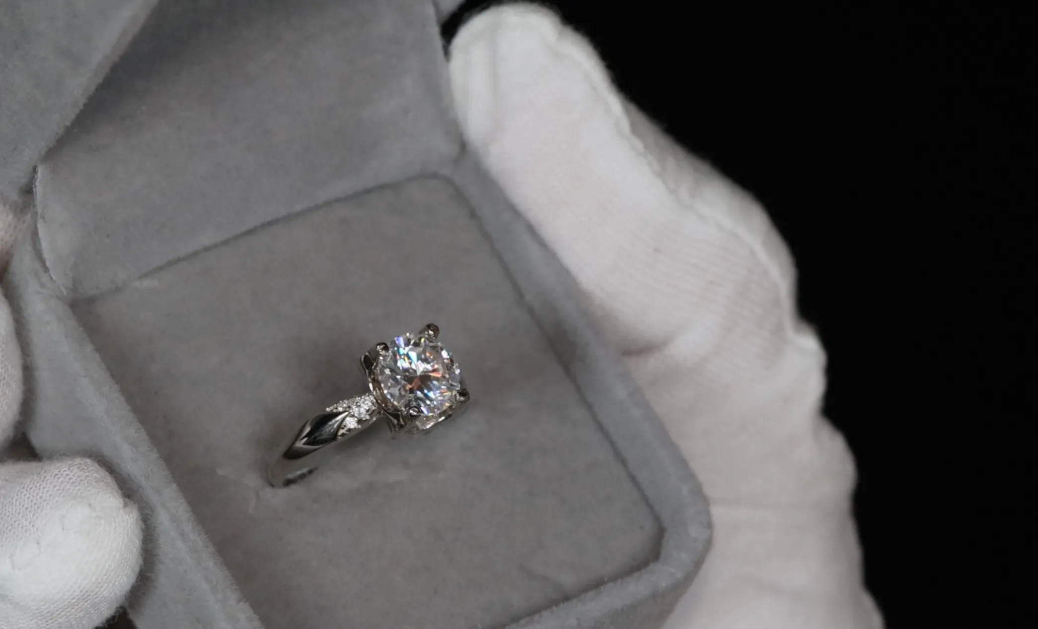 Womens Moissanite Ring | Womens Moissanite Diamond Engagement Rings