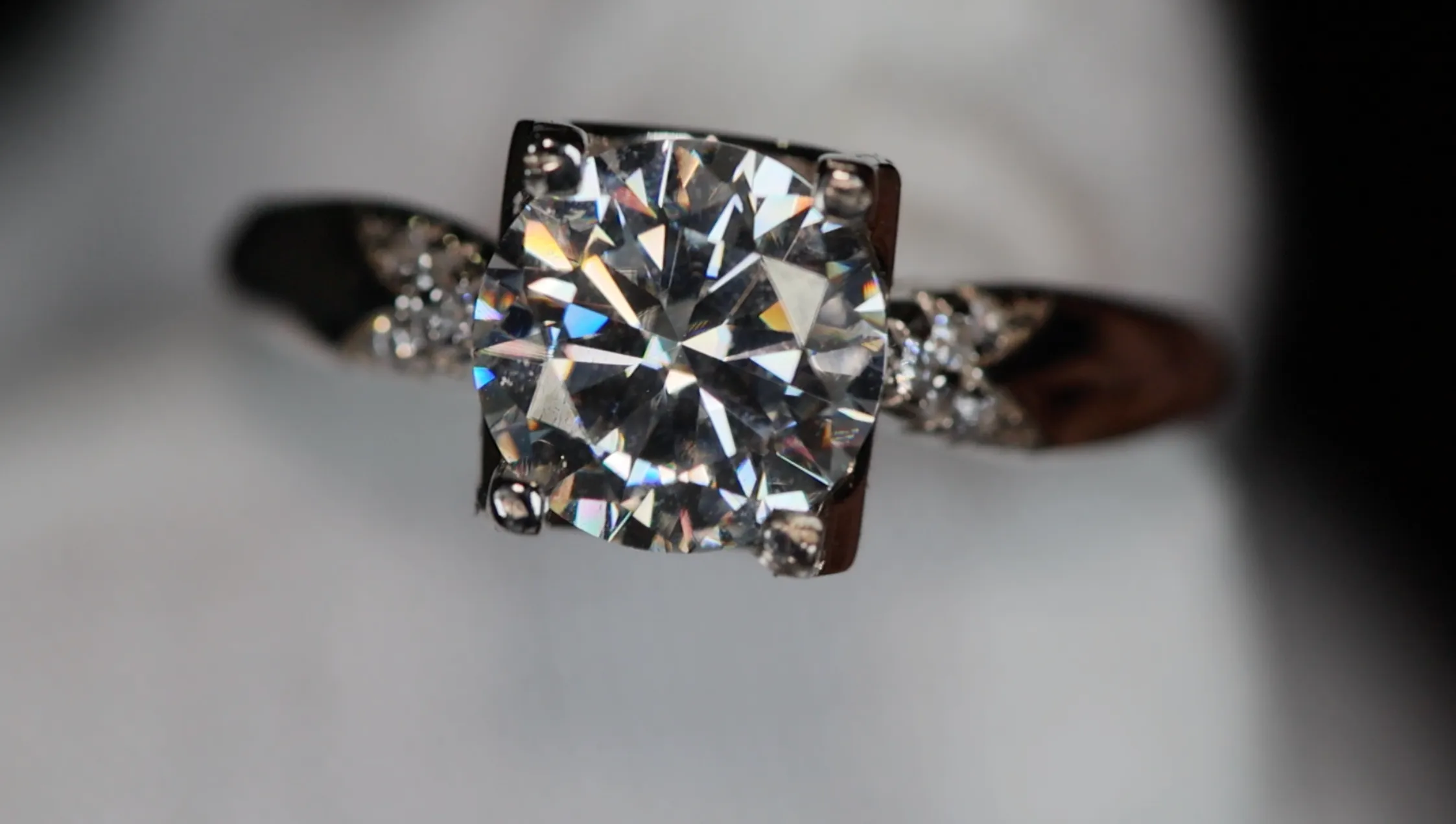 Womens Moissanite Ring | Womens Moissanite Diamond Engagement Rings